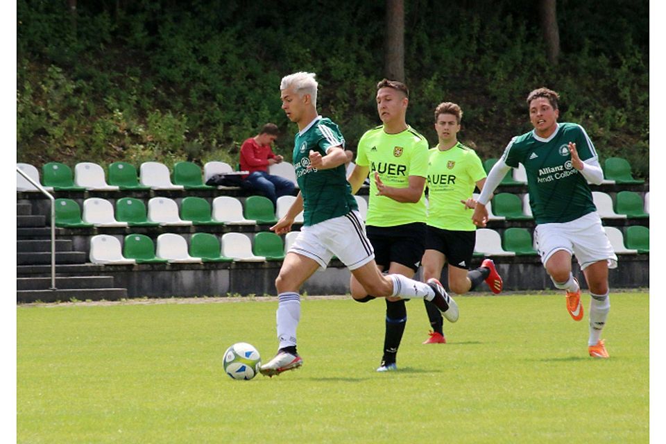 Zwei Spielertypen, zwei Rollen: Die Routiniers um Florian Kröss (r.) sollen als Leitfiguren vorangehen, die Ex-U19-Spieler wie Lasse Wippert (l.) den Kader quantitativ und qualitativ verstärken. Dagmar Rutt