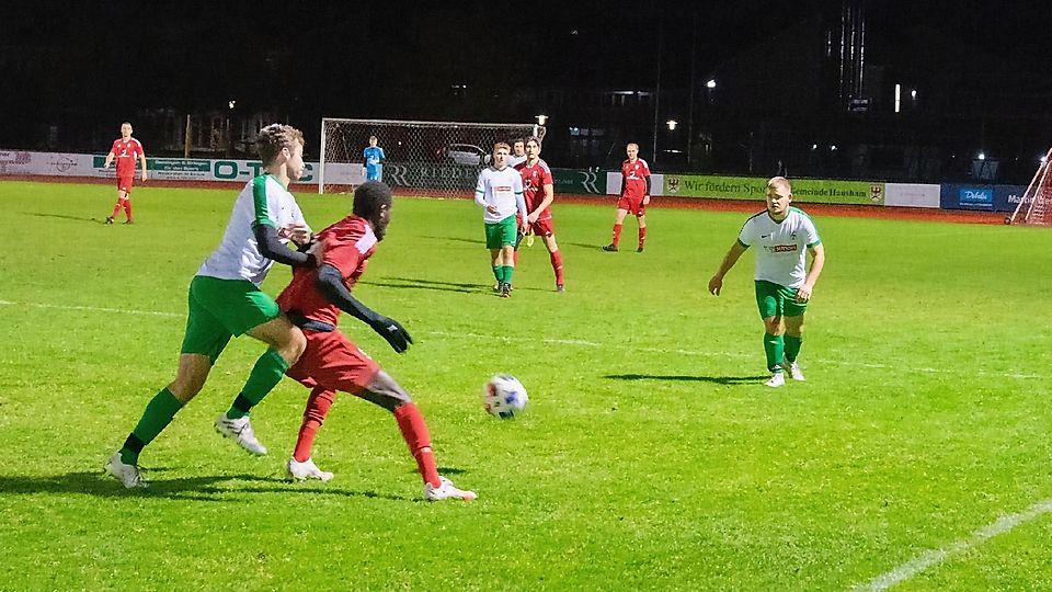 Beim Heimspiel in der Vorrunde gewann die SG Hausham (rot) mit 3:1 gegen Lenggries.