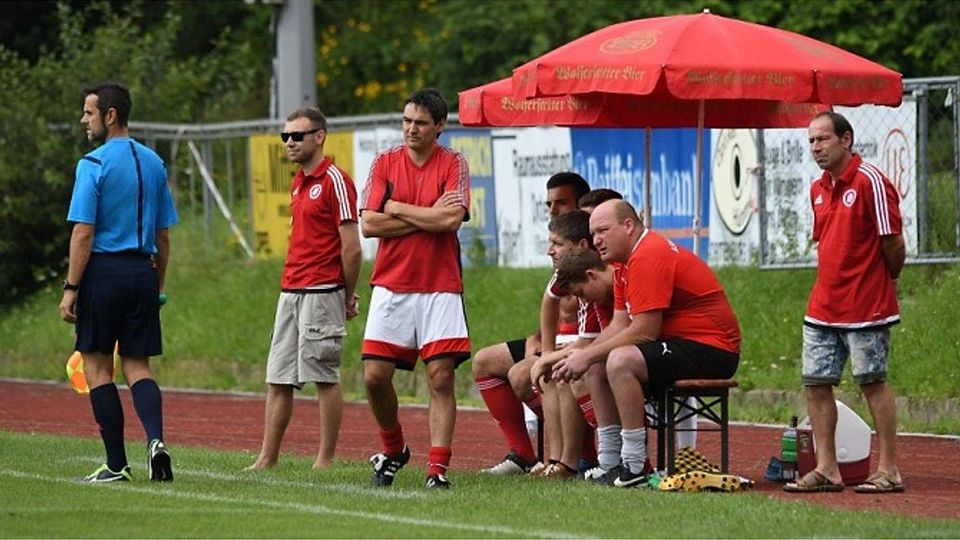 Thomas Heringlehner (2. von links) bleibt dem ASV Ortenburg als Cheftrainer erhalten F: Kirchmayr