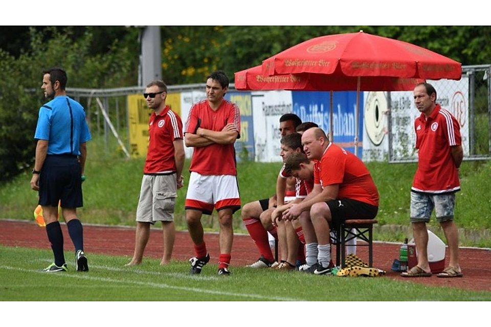 Thomas Heringlehner (2. von links) bleibt dem ASV Ortenburg als Cheftrainer erhalten F: Kirchmayr