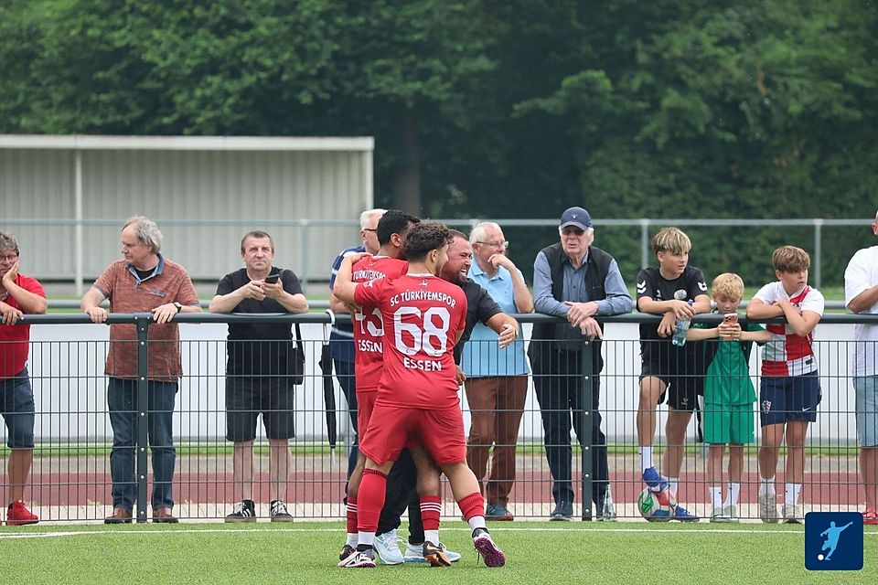 Zum Zeitpunkt des Abbruchs stand es 3:2 für Türkiyemspor. Zum Zeitpunkt des Abbruchs stand es 3:2 für Türkiyemspor.