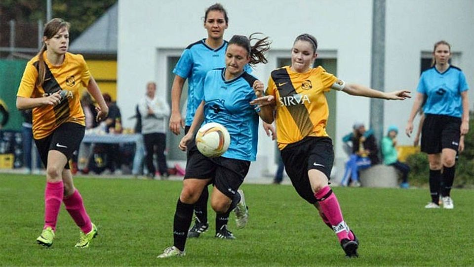 Konnte sich dieses Mal nicht durchsetzen: Die Frauenmannschaft des FC Moosinning FOTO: RIEDEL