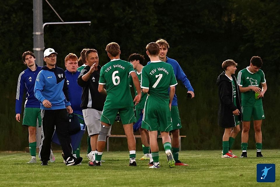 Mit einem 3:0 Derbysieg gegen den TSV Vilsbiburg setzt die A-Jugend des FCVE den Aufwärtstrend weiter fort. 