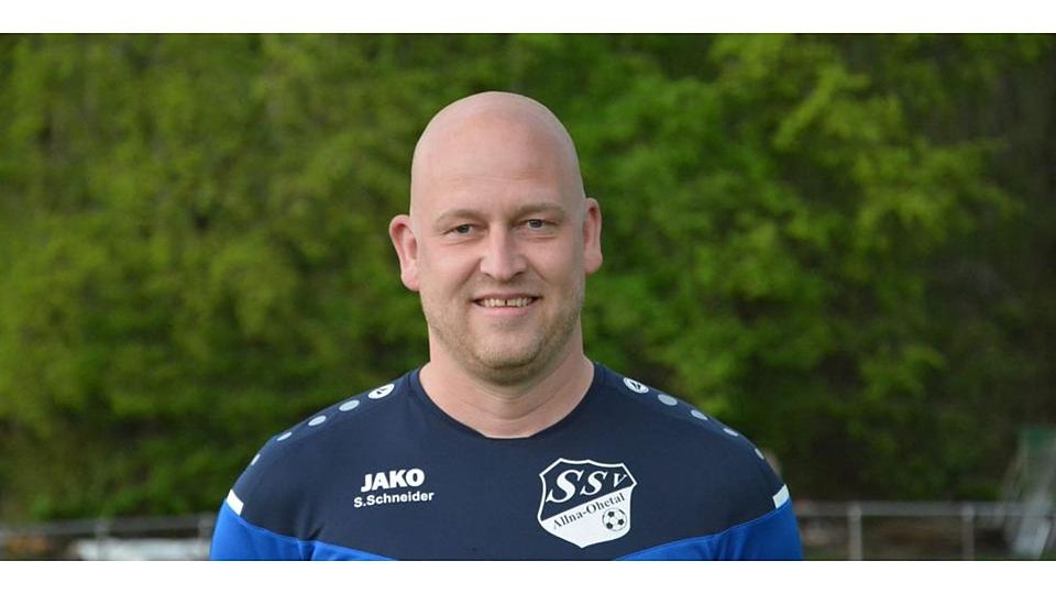 Hat beim Fußball-B-Ligisten SSV Allna-/Ohetal bis Sommer 2026 verlängert: Trainer Steffen Schneider. © SSV Allna-/Ohetal