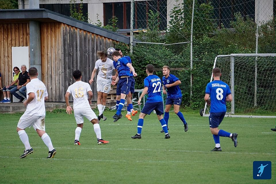 Der SV Lüxem (in weiß) feierte in Langsur seinen ersten Saisonsieg.