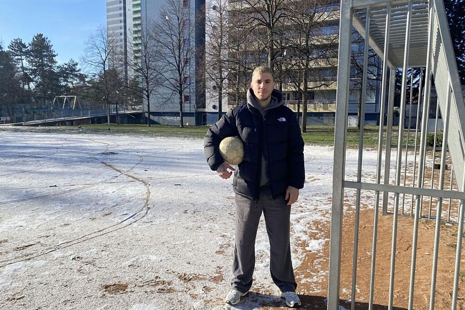 Ein Leben für den Fußball – auf dem Bolzplatz an der Krozinger Straße hat für Ergi Alihoxha alles begonnen. 