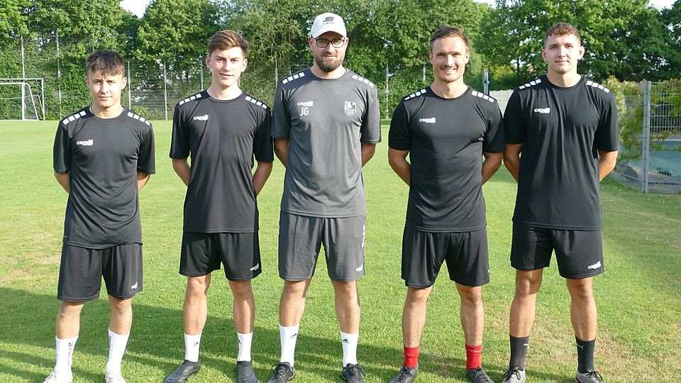 Nico Baumgartl (Eigene Jugend), Luca Auer (1.FC Nürnberg U19), Trainer Jan Gernlein, Andreas Mahr (1. FC Lichtenfels) und Patrick Görtler (ATSV Erlangen)