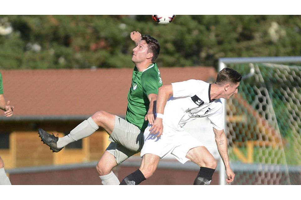 In einer kurzweiligen Partie erzielte Sebastian Schnabel (re.) den zwischenzeitlichen 2:2-Ausgleich für den BCF. Doch am Ende hatte Brunnthal mit 3:2 die Nase vorne.  Hans Lippert