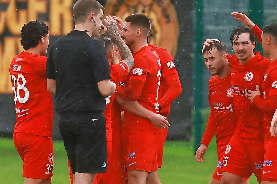 Gibt’s auch am Sonntag Grund zum Jubeln? Mit einem Erfolg über Spitzenreiter Ahrweiler BC könnte Rot-Weiss Wittlich in erster Linie Platz zwei festigen.