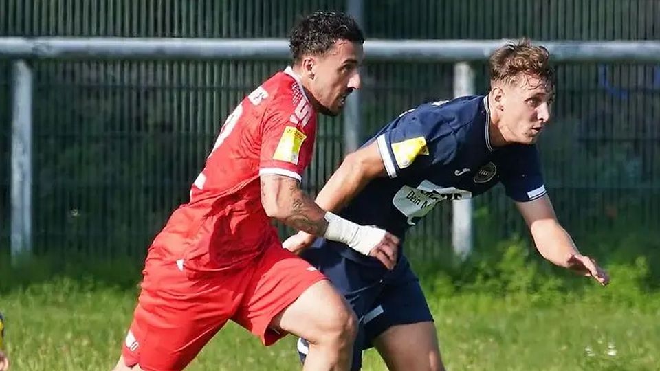Im Hinspiel hatte Leon Raitz (rechts, SV Hummetroth) gegen Gian Maria Olizzo (SC Waldgirmes) noch mit 3:0 die Oberhand. Im Rückspiel traf Waldgirmes spät zum 2:2-Endstand.