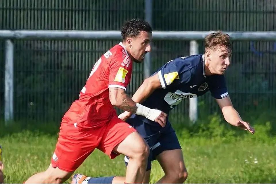 Im Hinspiel hatte Leon Raitz (rechts, SV Hummetroth) gegen Gian Maria Olizzo (SC Waldgirmes) noch mit 3:0 die Oberhand. Im Rückspiel traf Waldgirmes spät zum 2:2-Endstand.