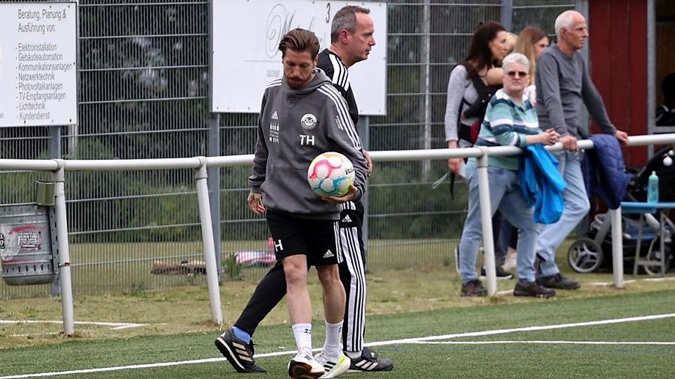 TuS-Spielertrainer Tim Hulsey und der Meisenheimer Coach Jens Bohr.	Foto: Mario Luge