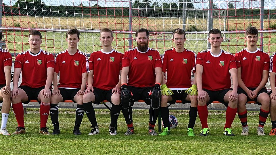 Die Wartenberger Neuzugänge (v. l.): Luis Graf, Kevin Ehmke, Lukas Schmidmüller, Valentin Vogt, Andi Bölt, Pascal Baumbach, Markus Pöppel, Daniel Gerstner und Benedikt Höflein. Nicht auf dem Bild ist Rückkehrer Florian Hornauer.