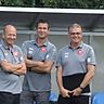 Siegens Sportlicher Leiter Thomas Trogisch (links) freut sich, dass Trainer Andreas Edelmann (rechts) seinen im Sommer auslaufenden Vertrag vorzeitig um ein weiteres Jahr verlängert hat.