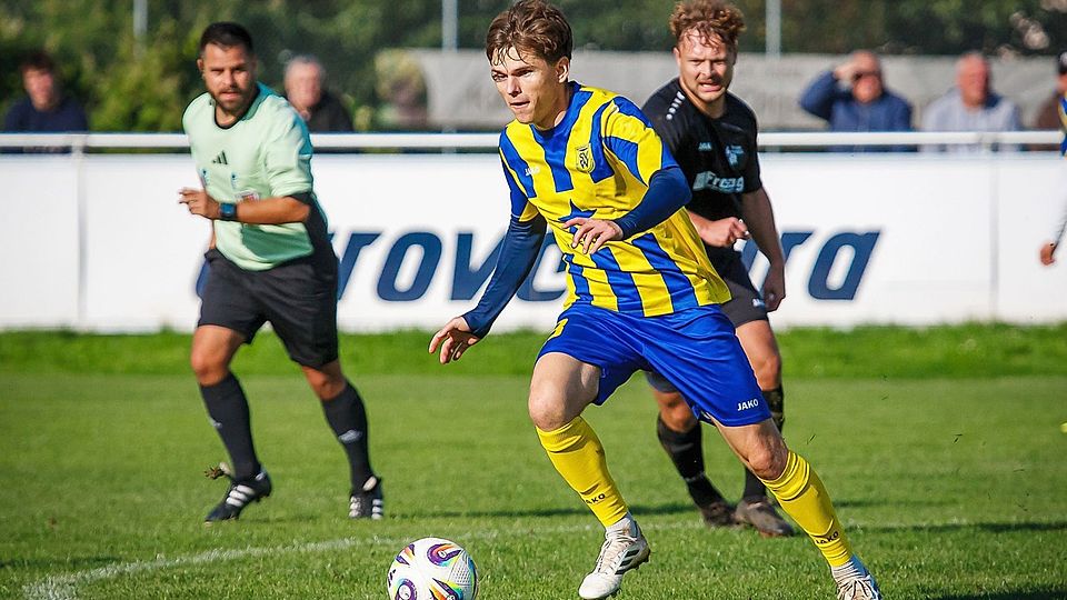 Vor seiner individuellen Klasse warnt Schwarzhofen-Coach Adi Götz: Alex Freitag vom SV Wenzenbach.