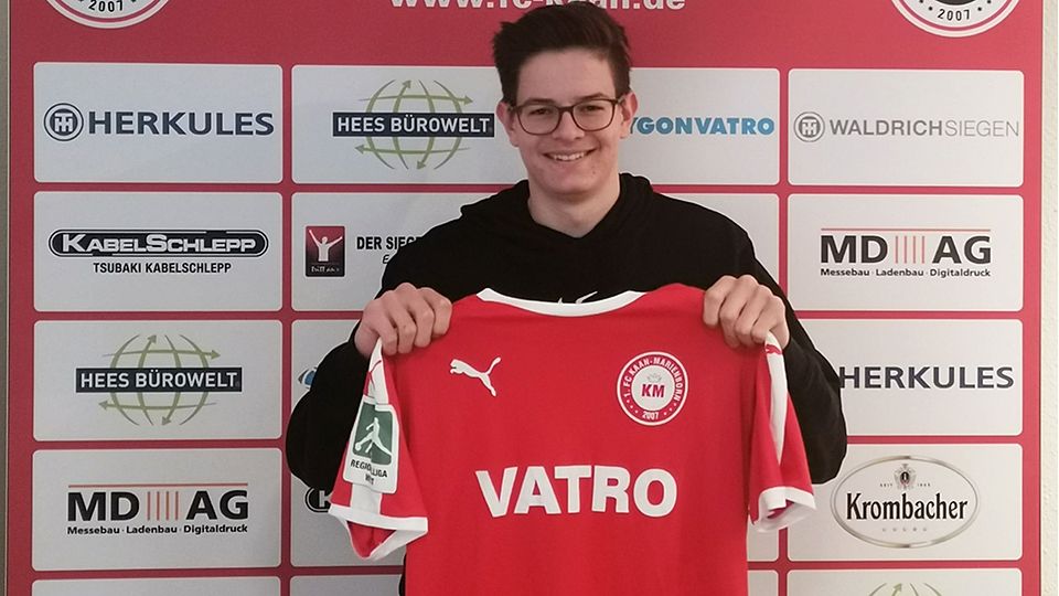 Der 1, FC Kaan-Marienborn hat Nachwuchsspieler Jakob König mit einem Vertrag ausgestattet.