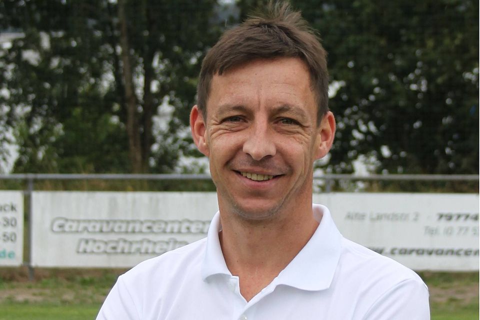 Holger Kostenbader, der Trainer des SV Eggingen, freut sich über die Erfolgsserie seiner Mannschaft.