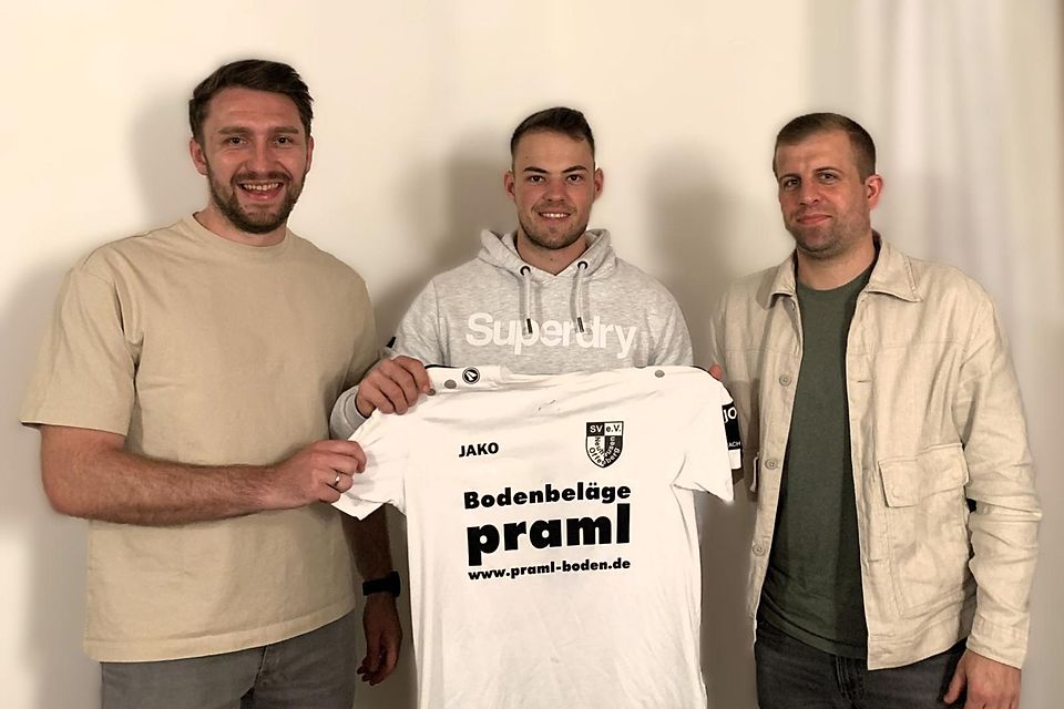 Tim Kammerl (Mitte) mit den künftigen Coaches Simon Meindl (li.) und Johannes Kiwitz