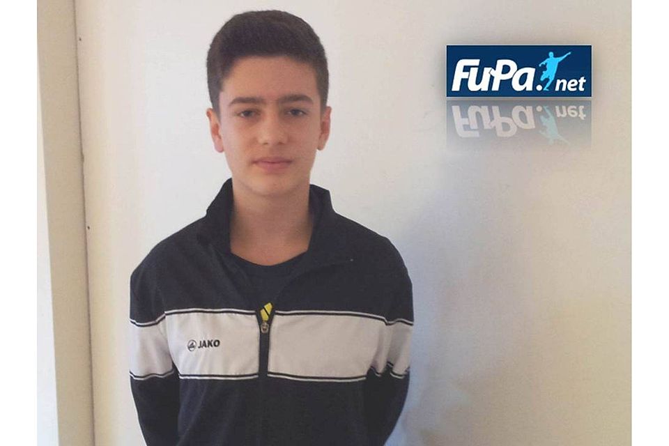 Seit 2012 pfeift der 14-Jährige Leo Weirauch. Nach einem Jahr absolvierte er zudem die Ausbildung zum Schiedsrichterassistenten. Wir stellen den jungen Mann und seine Entwicklung etwas genauer vor. (Bild:Imruck)