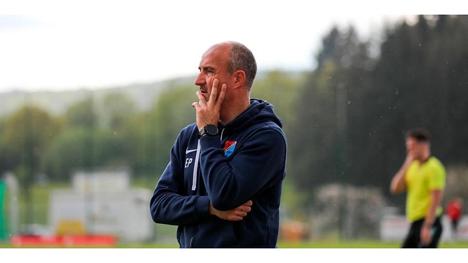 Nicht mehr Trainer beim TSV Steinbach Haiger, aber auch nicht mehr von Kickers Offenbach: Trainer Ersan Parlatan. (© Björn Franz) 