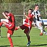 Wie aus dem Lehrbuch: Robin Mertinitz setzt sich im Kopfballduell gegen Morbachs Marian Kunz durch und erzielt so kurz vor der Pause das 2:1 für die SG Hochwald.