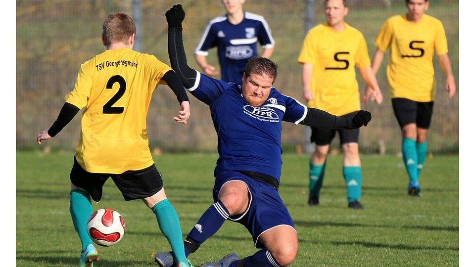 Gutes oder schlechtes Pflaster: Vor Jahresfrist packte Georgensgmünd in Röttenbach den Klassenverbleib, im Herbst gab es dort eine 0:4-Abfuhr. F: Giurdanella