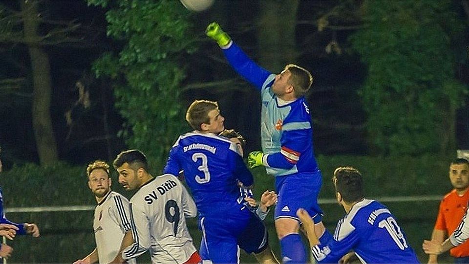 F: Andreas Bornewasser