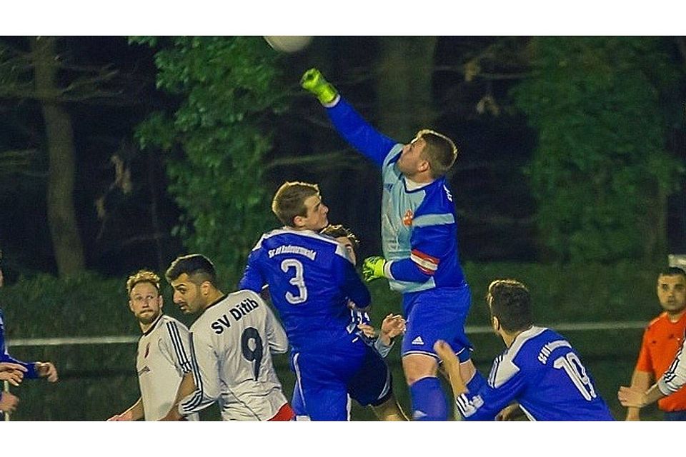 F: Andreas Bornewasser