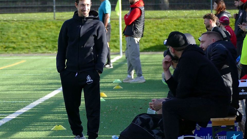 Hat angesichts der guten Form seiner Mannschaft gut lachen: Eintracht-II-Trainer Holger Lemke.