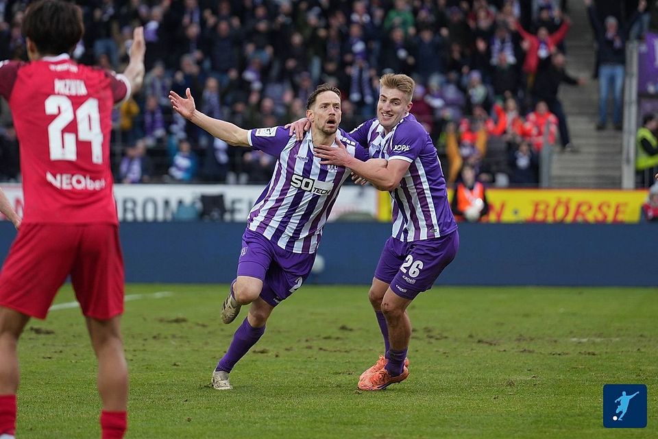 Jannik Müller (l.) jubelt über sein Tor gegen Essen. Jannik Müller (l.) jubelt über sein Tor gegen Essen.