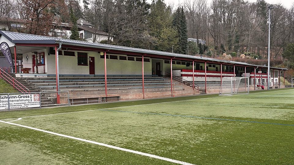 Hier auf der Tribüne des Heinrich-Ritzel-Stadion Michelstadt kam es am 1. Dezember zu den Auseinandersetzungen.