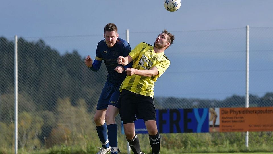 Schafft der FC Stamsried (in Gelb) den Aufstieg in die Kreisliga?