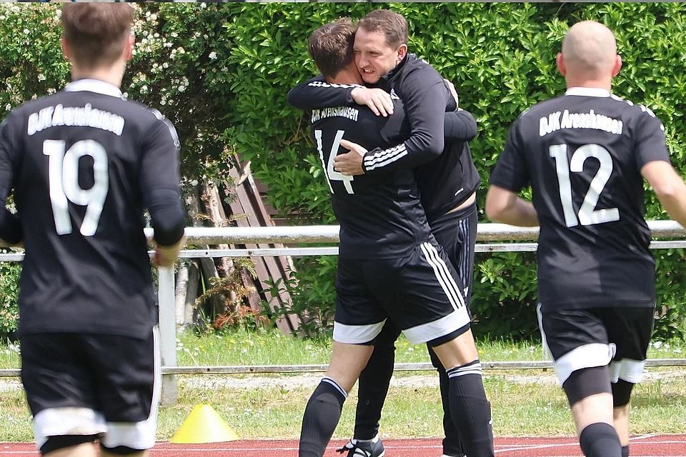 Wollen am Wochenende endlich wieder jubeln: die Spieler des DJK Arenshausen.