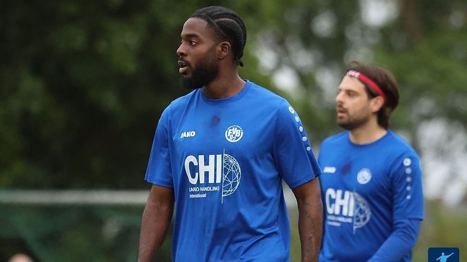 Lange Gesichter bei Derrick Amoako (links) und Marko Waldraff (rechts) nach dem 1:1 in Breidenbach. 