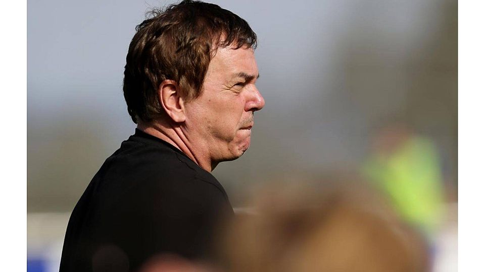 Bleibt der SpVgg Möhringen weiterhin erhalten: Trainer Jörg Elser. Foto: Baumann