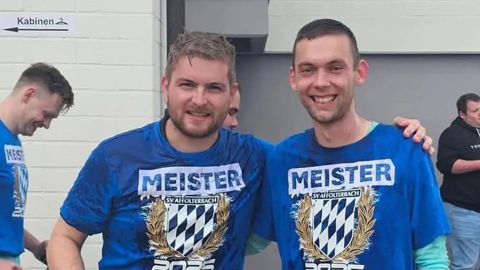Die Meistermacher des Fußball-B-Ligisten SV Affolterbach: Trainer Sebastian Theobald (links) und sein spielender Co Marcel Eckert.