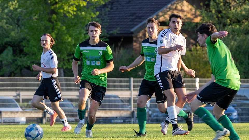 Fast ausschließlich Landkreis-Duelle wird es in der A-Klasse 4 geben – wie zwischen der SG Tegernseer Tal (grün) und dem SV Miesbach II.