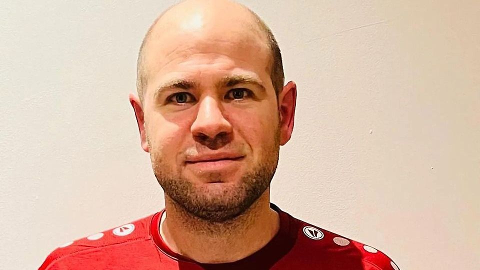 Simon Gebhart, Freistoß-Torschütze für die SG Ascholding.