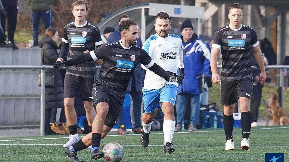 Der TSV Aschbach bleibt an der Spitze.