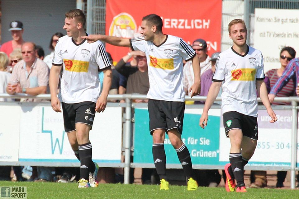 2:1 Siegtorschütze Frederic Lüger jubelt und bedankt sich für die Vorlage von Florian Tobias Peschen. Foto: MaBo Sport/FB