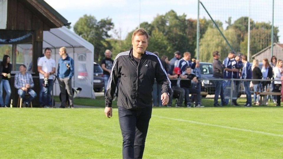 Andreas Rogalski ist zürück auf der Trainerbank der Frösche   Foto: Mühlbauer