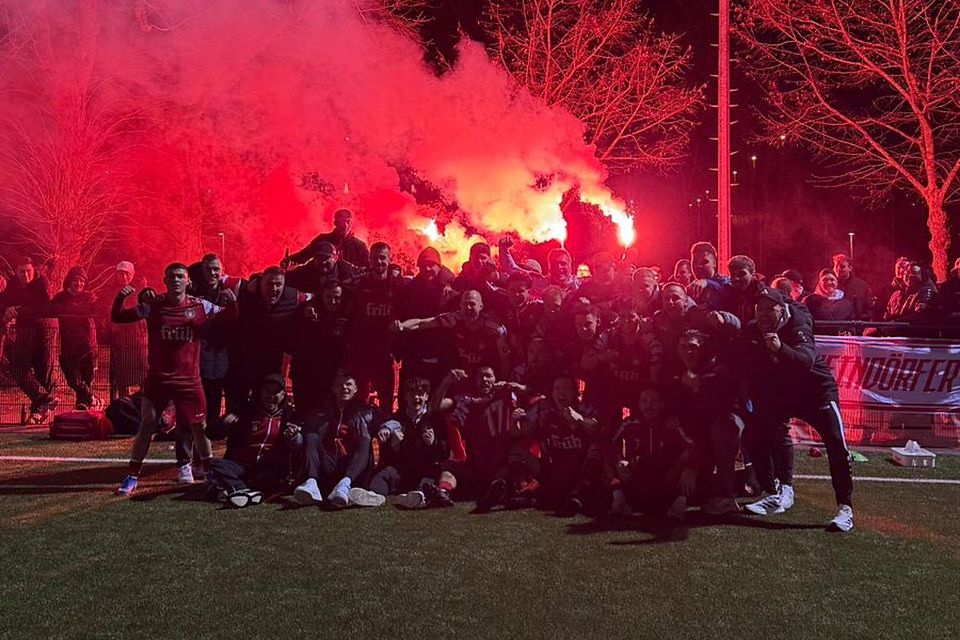 Feierten einen 8:0-Kantersieg im Pokal: Die SpVg Rheindörfer zu Gast bei Borussia Köln-Kalk.