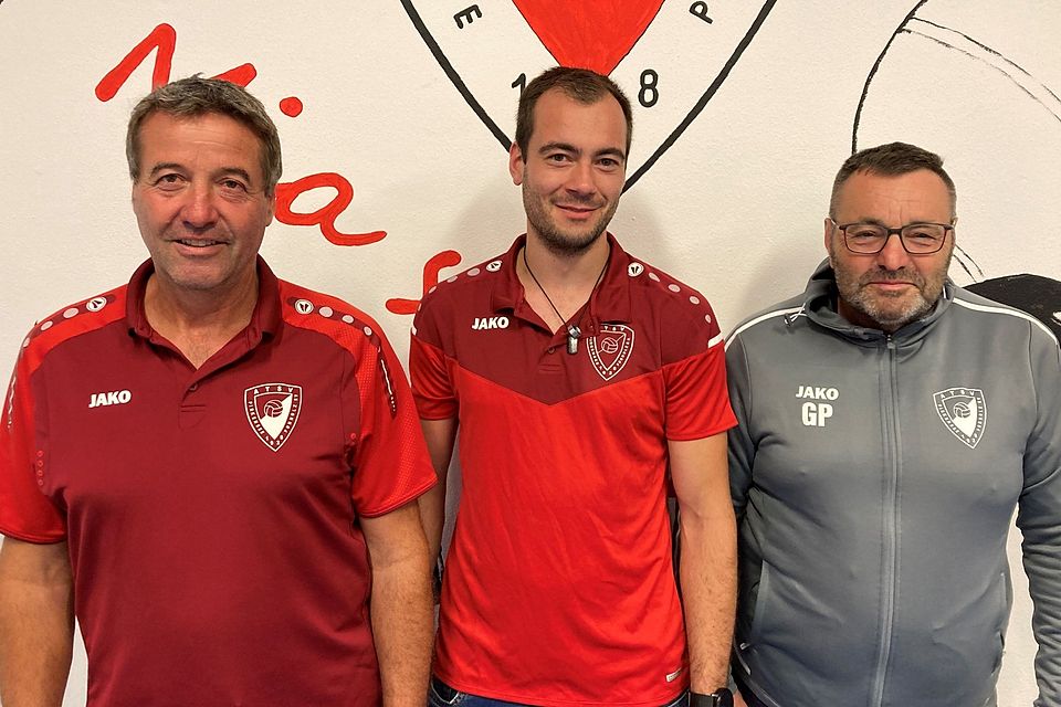 Von links: Abteilungsleiter Georg Plank, Spielertrainer Tobias Kirsch und Co-Trainer Stefan Braun