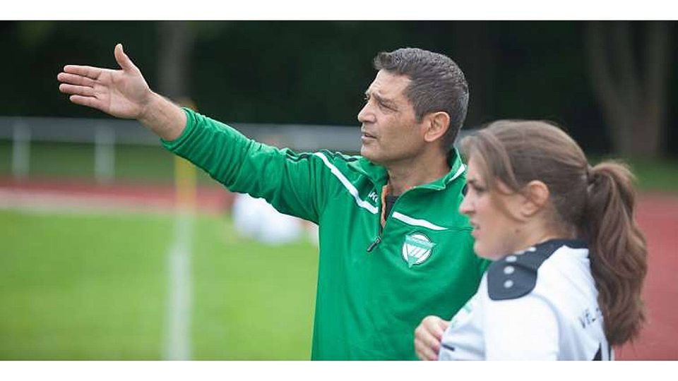 Trainer Antonio Fiorenza: Herrenbergs Zweite empfängt im Gäuderby den SV Nufringen Foto (Archiv): Schmidt