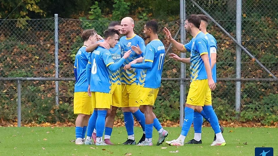 Ein derzeit vertrautes Bild: Die Spieler von Ziegele jubeln.