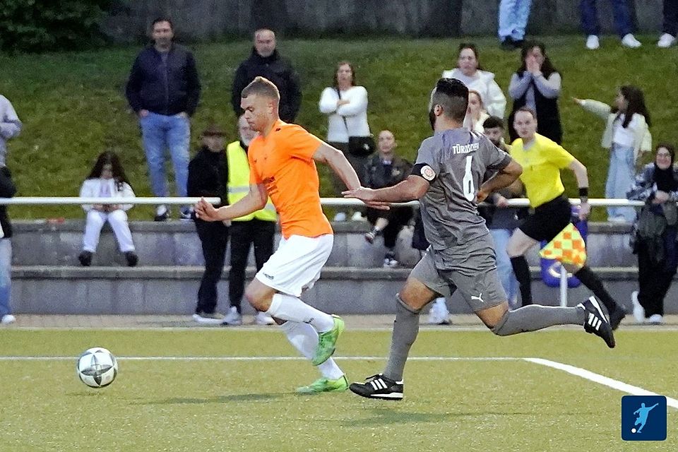 Das Kreispokalfinale zwischen dem FC Bierstadt und dem Türkischen SV wird neu angesetzt. Der Übeltäter, der einen Bierstadter Spieler attackiert hatte, wurde nun bestraft.