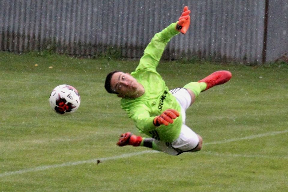 TSV-Keeper Markus Zimmermann war nicht zu beneiden bei der 0:5-Niederlage in Aystetten. Er zeigte aber eine gute Leistung.