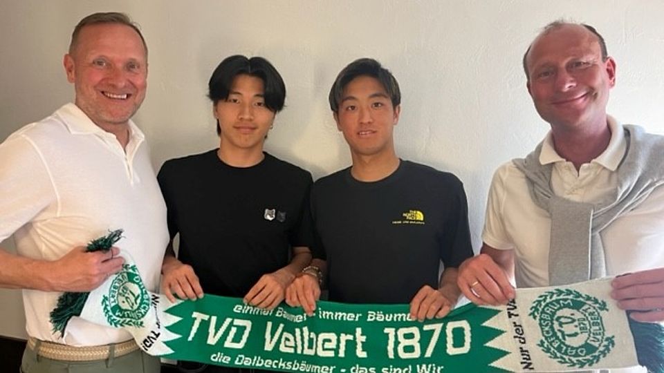 von links: 1. Vorsitzender Andre Grimmert, Kohei Nakano, Harumi Goto und Sportlicher Leiter Michael Kirschner.