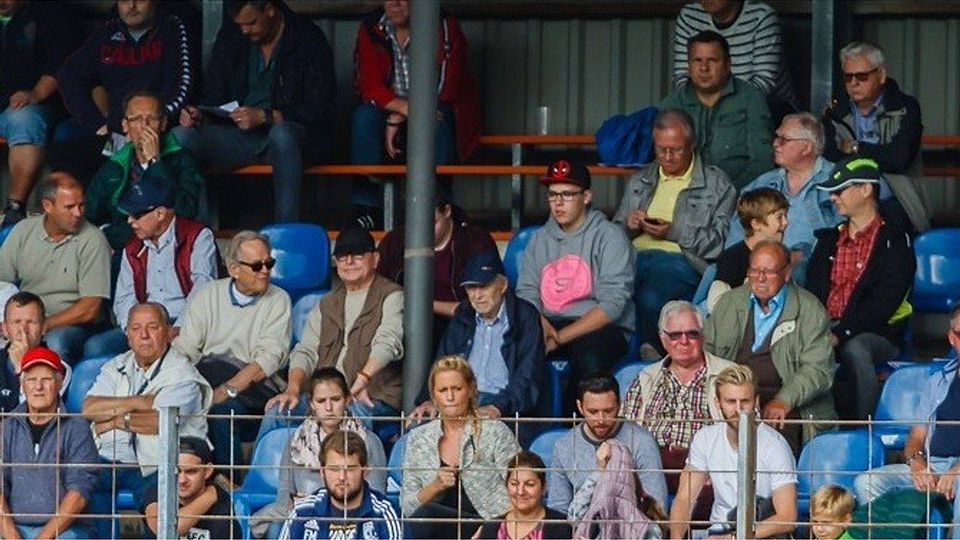 F: Andreas Bornewasser