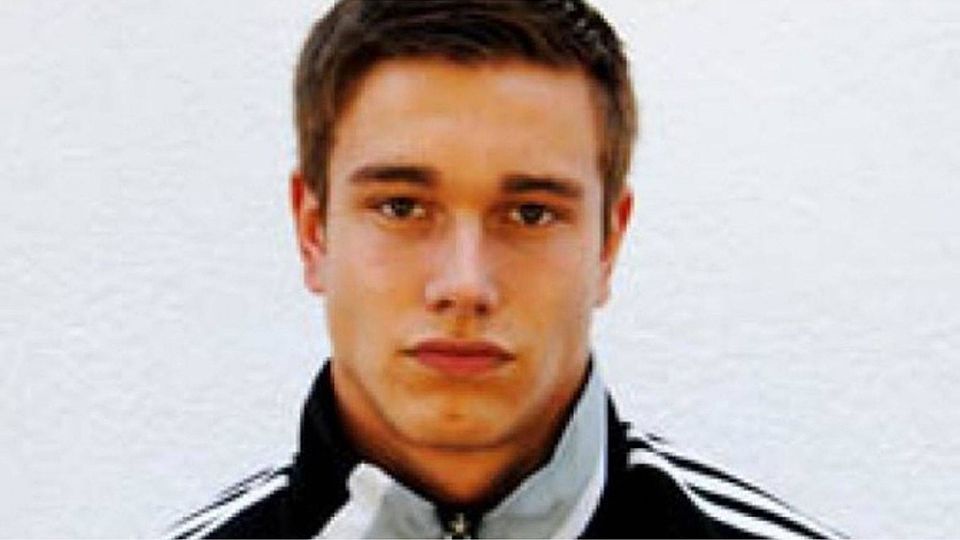 Thomas Obersteiners Schuss wurde gerade noch vom PSV-Keeper geklärt.
